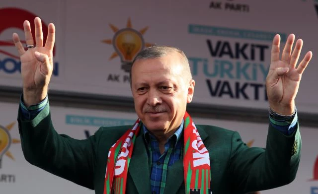 Μ’ επιθέσεις στο βόρειο Ιράκ απειλεί ο Ερντογάν